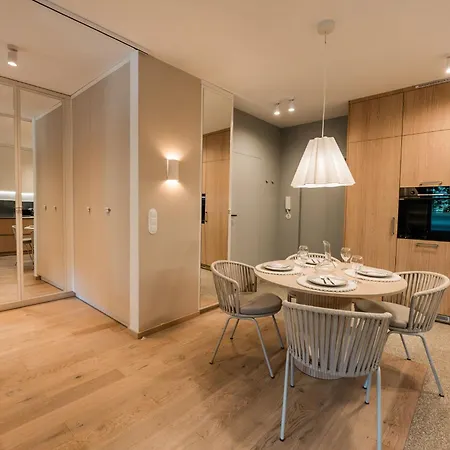 Appartement Dabrowskiego 10 *