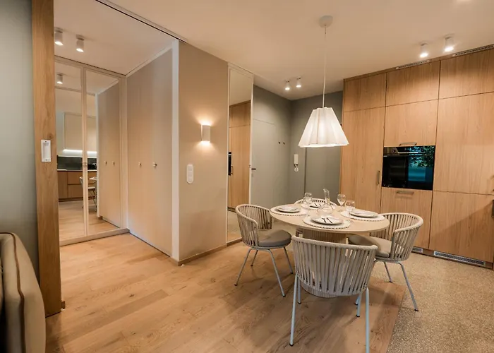 Appartement Dabrowskiego 10 *